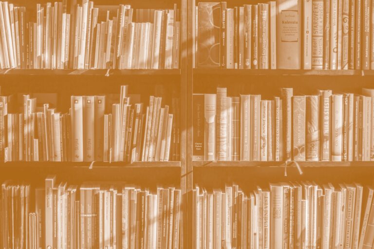 Image de livres dans une bibliothèque